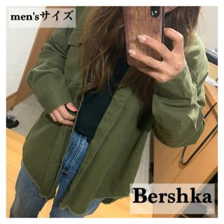 ベルシュカ(Bershka)のベルシュカ　メンズ　オーバーサイズ　ミリタリージャケット(ミリタリージャケット)