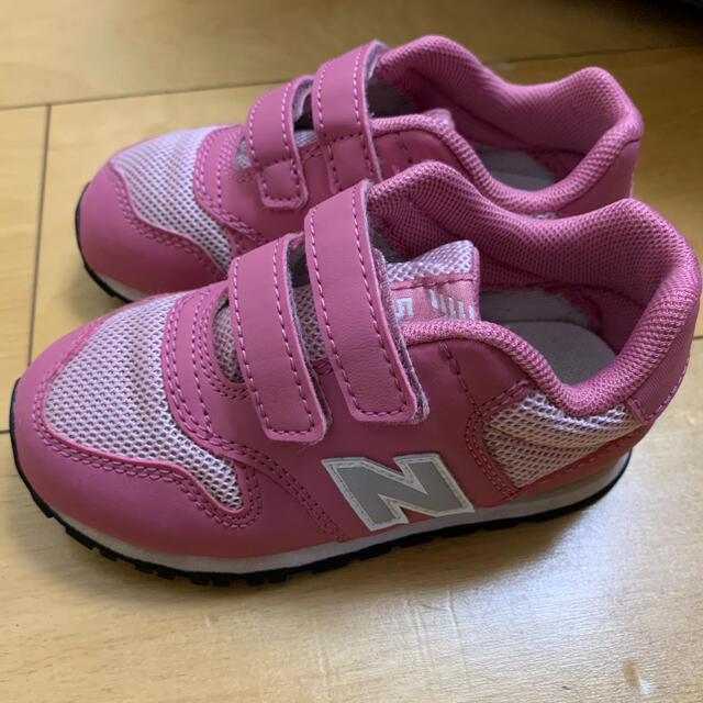 New Balance(ニューバランス)のニューバランススニーカー キッズ/ベビー/マタニティのキッズ靴/シューズ(15cm~)(スニーカー)の商品写真