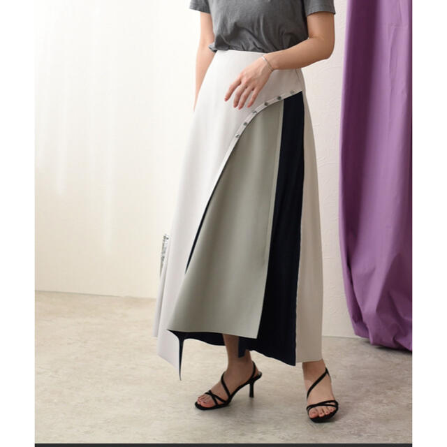 SLOBE IENA(スローブイエナ)のEimee Law ⭐︎シェルボタンデザイン配色切替SK  レディースのスカート(ロングスカート)の商品写真