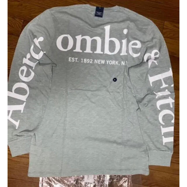 Abercrombie&Fitch(アバクロンビーアンドフィッチ)の《新品》　タイムセール　アバクロ　ビックバックロゴ　ロングTシャツ　g メンズのトップス(Tシャツ/カットソー(七分/長袖))の商品写真