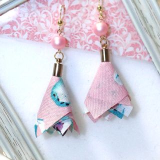 ゆらゆら☆.*˚  花柄タッセル ピアス(ピアス)