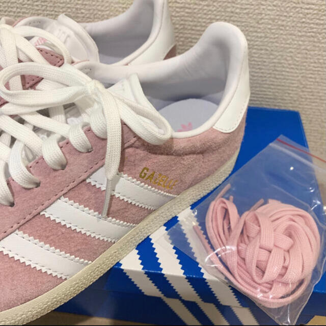 adidas(アディダス)のアディダス　スニーカー　ガゼル レディースの靴/シューズ(スニーカー)の商品写真