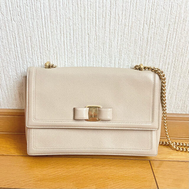 Salvatore Ferragamo チェーンショルダーバッグ