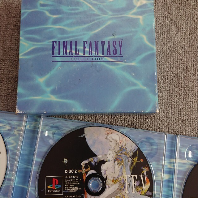 SQUARE(スクエア)のFINAL FANTASY3枚組 エンタメ/ホビーの雑誌(ゲーム)の商品写真