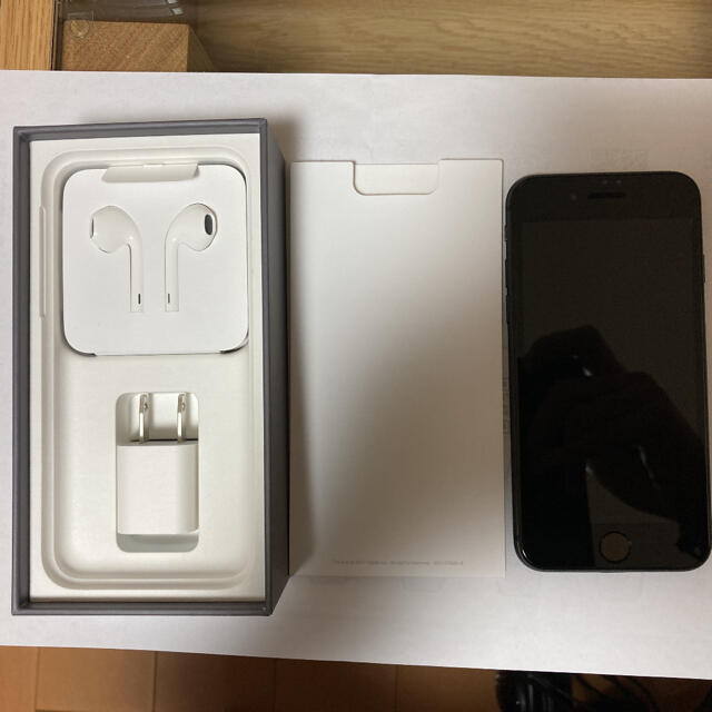 iPhone(アイフォーン)のiPhone8 simフリー 64GB スマホ/家電/カメラのスマートフォン/携帯電話(スマートフォン本体)の商品写真