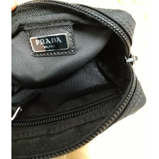 PRADA(プラダ)の♥美品  PRADA　ブラック　ポーチ レディースのファッション小物(ポーチ)の商品写真