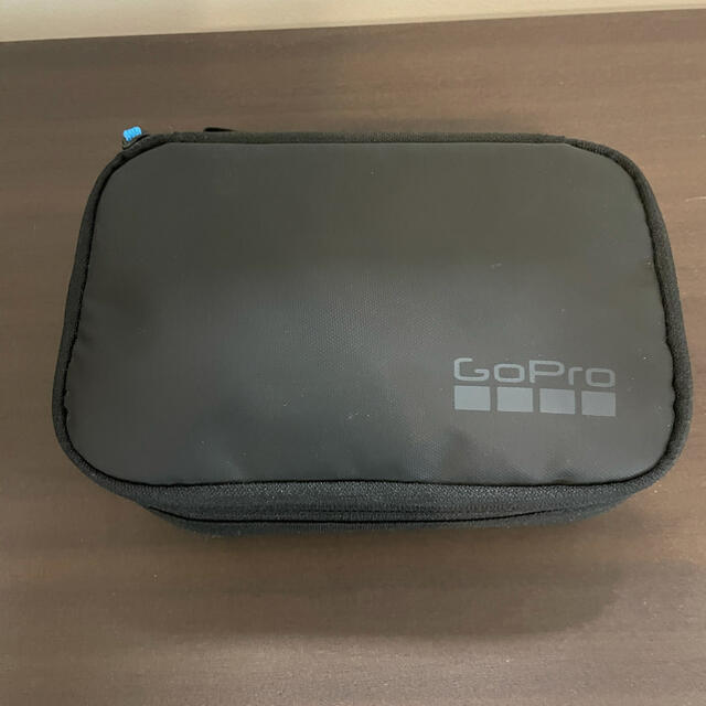 GoPro(ゴープロ)の【純正】GoProアクセサリーアドベンチャーキット＋充電機とバッテリーセット スマホ/家電/カメラのカメラ(ビデオカメラ)の商品写真