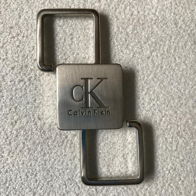 ck Calvin Klein(シーケーカルバンクライン)の【未使用・美品】カルヴァンクライン キーホルダー（箱なし） レディースのファッション小物(キーホルダー)の商品写真