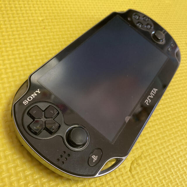 PS VITA PCH-1100 3G wifi みんなのゴルフ付き