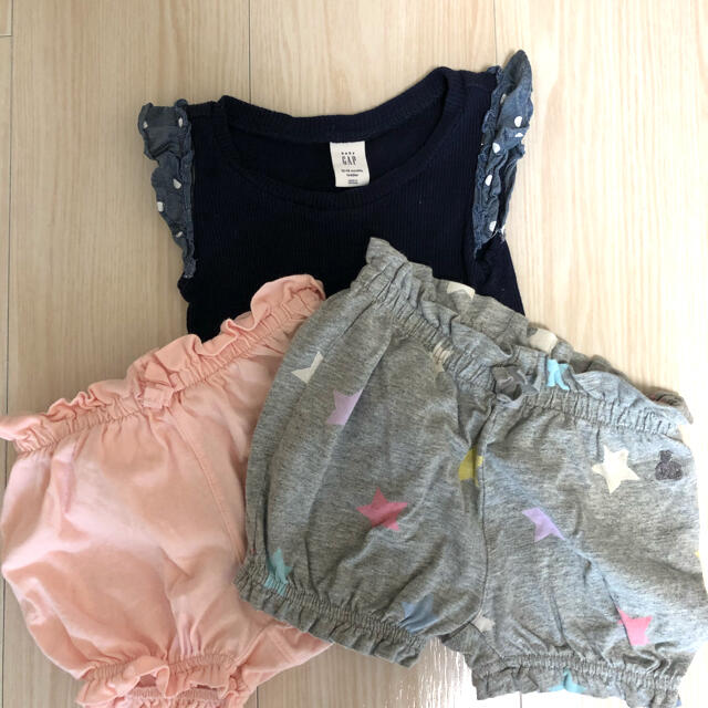 babyGAP(ベビーギャップ)のSALE！babygap トップス&ブルマ3点セット キッズ/ベビー/マタニティのベビー服(~85cm)(パンツ)の商品写真