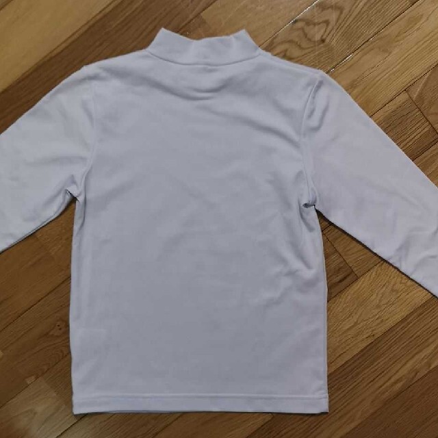 キッズ　白ハイネック　120 キッズ/ベビー/マタニティのキッズ服男の子用(90cm~)(Tシャツ/カットソー)の商品写真