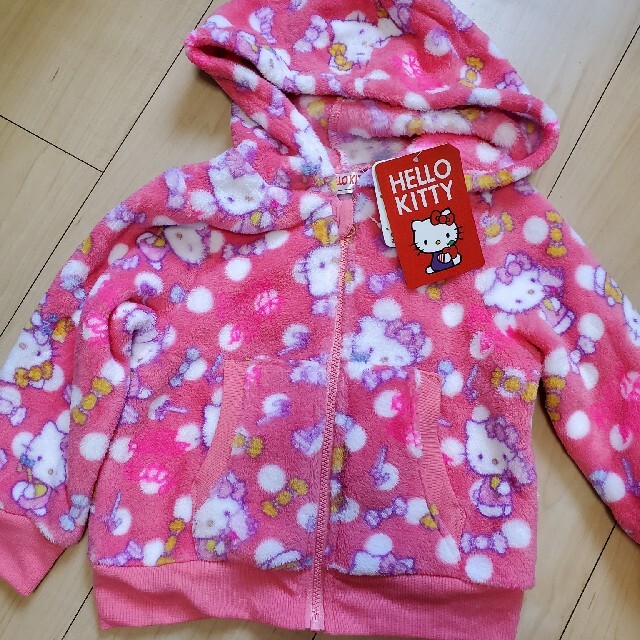 ハローキティ(ハローキティ)の新品　パーカー キッズ/ベビー/マタニティのキッズ服女の子用(90cm~)(ジャケット/上着)の商品写真