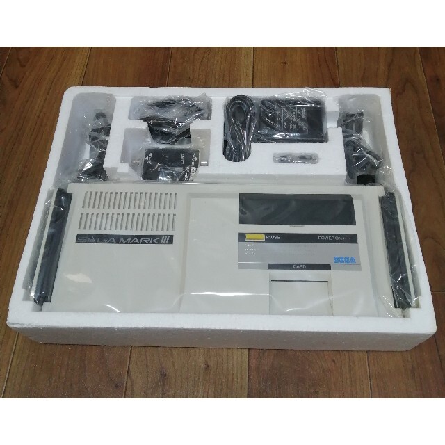 SEGA(セガ)のサン様専用 新品　セガマーク3 本体　 エンタメ/ホビーのゲームソフト/ゲーム機本体(家庭用ゲーム機本体)の商品写真