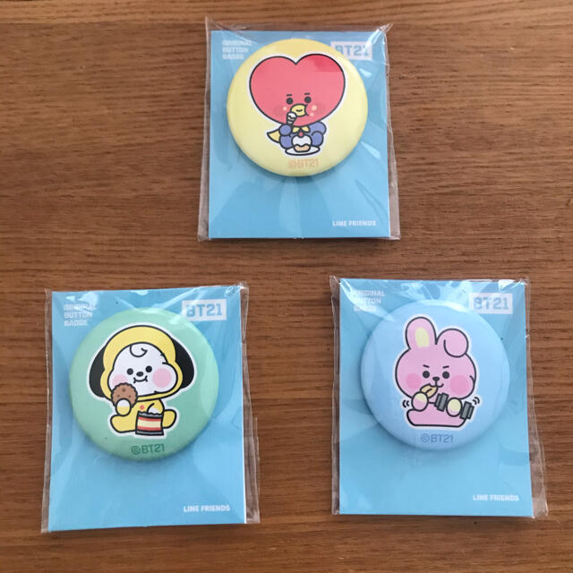 防弾少年団(BTS)(ボウダンショウネンダン)のBT21 缶バッチ エンタメ/ホビーのタレントグッズ(アイドルグッズ)の商品写真