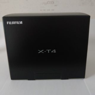 フジフイルム(富士フイルム)の［ちえ＊様専用］新品 FUJIFILM X-T4 ボディ［ブラック］(ミラーレス一眼)