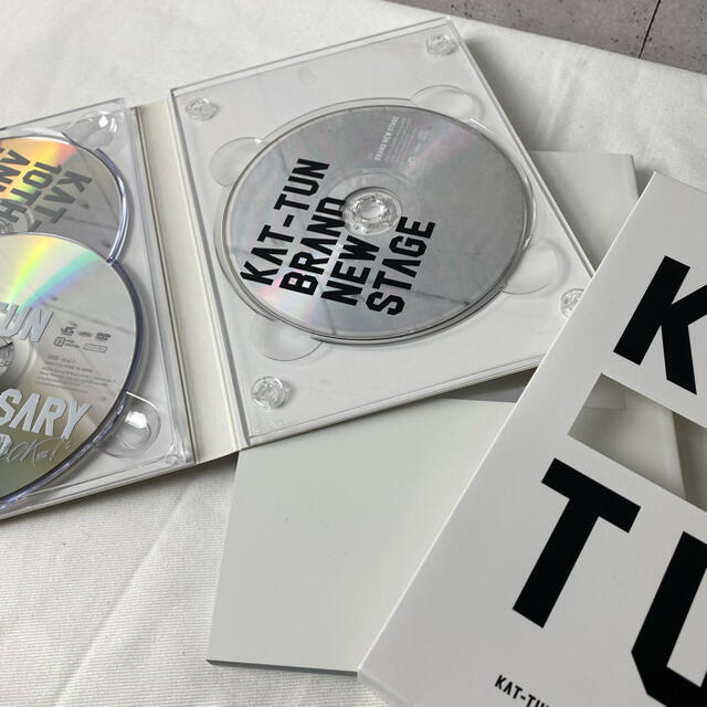 KAT-TUN(カトゥーン)のKAT-TUN 10ks ライブDVD 初回限定盤 DVD2枚組＋CD エンタメ/ホビーのDVD/ブルーレイ(アイドル)の商品写真