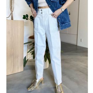 アメリヴィンテージ(Ameri VINTAGE)のAmeri HIGH WAIST TAPERED DENIM  ホワイト　エッグ(デニム/ジーンズ)