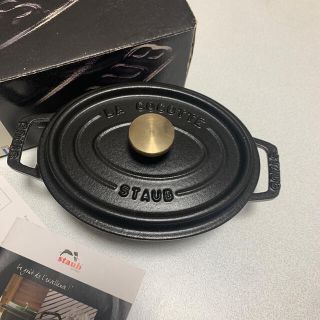 ストウブ(STAUB)のSTAUB 鍋　ココット　オーバル　黒(鍋/フライパン)