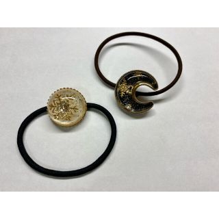 スリーコインズ(3COINS)の3COINS  雪の結晶モチーフ飾りゴム　2点セット(ヘアゴム/シュシュ)