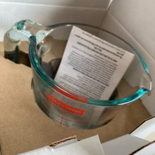 シュプリーム(Supreme)のSupreme Pyrex® 2-Cup Measuring Cup 計量カップ(調理道具/製菓道具)