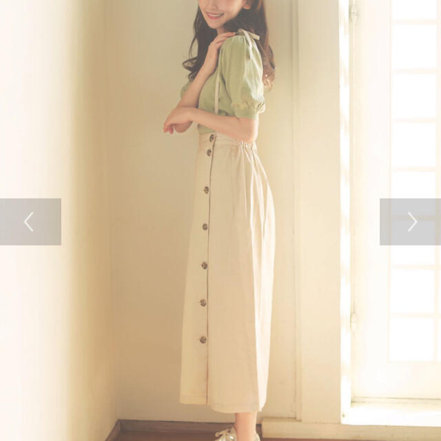 flower(フラワー)の肩ひも付き前ボタンスカート ♡ haluhiroine 【値下げ】 レディースのスカート(ロングスカート)の商品写真