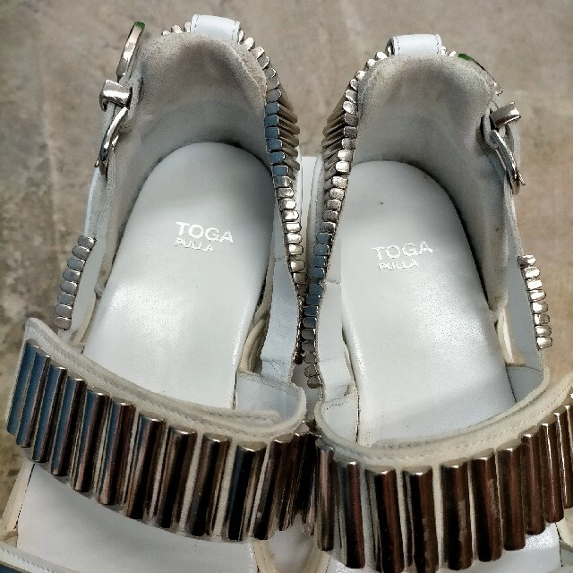 TOGA(トーガ)のTOGAメタルスニーカーサンダル レディースの靴/シューズ(サンダル)の商品写真