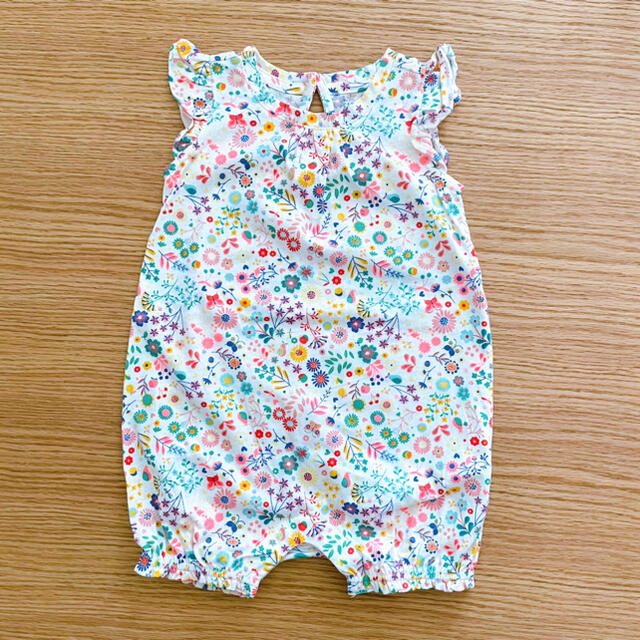 babyGAP(ベビーギャップ)の《新品未使用》babyGap 花柄　ショートオール　ロンパース　80サイズ キッズ/ベビー/マタニティのベビー服(~85cm)(ロンパース)の商品写真