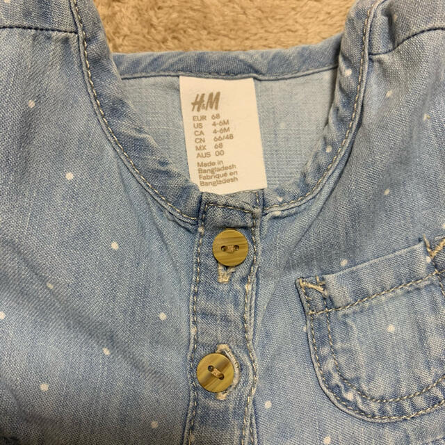 H&M(エイチアンドエム)の値下げ中 ★ H&M エイチアンドエム デニムワンピース US4-6M ★ キッズ/ベビー/マタニティのベビー服(~85cm)(ワンピース)の商品写真