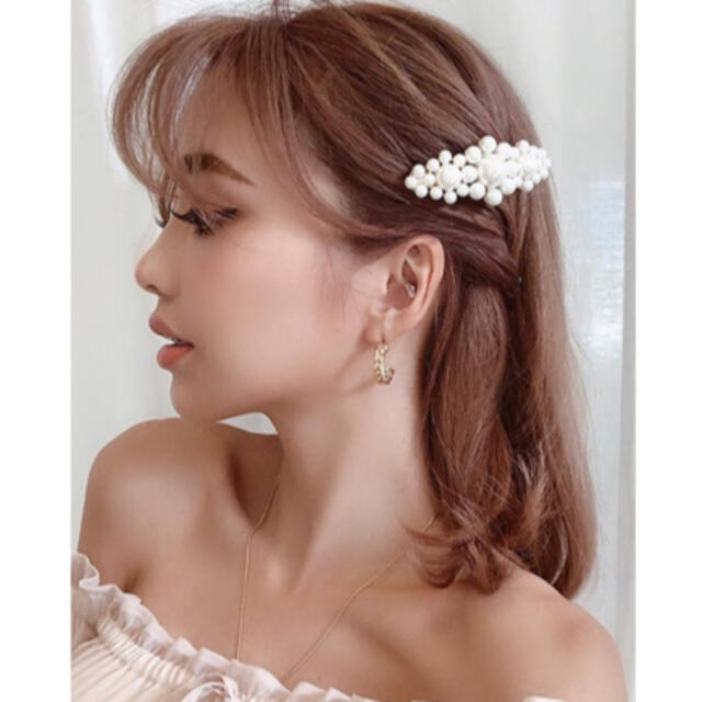 eimy istoire(エイミーイストワール)の♡送料込み♡半額以下♡eimy istoire Lilaパールヘアバレッタ レディースのヘアアクセサリー(バレッタ/ヘアクリップ)の商品写真