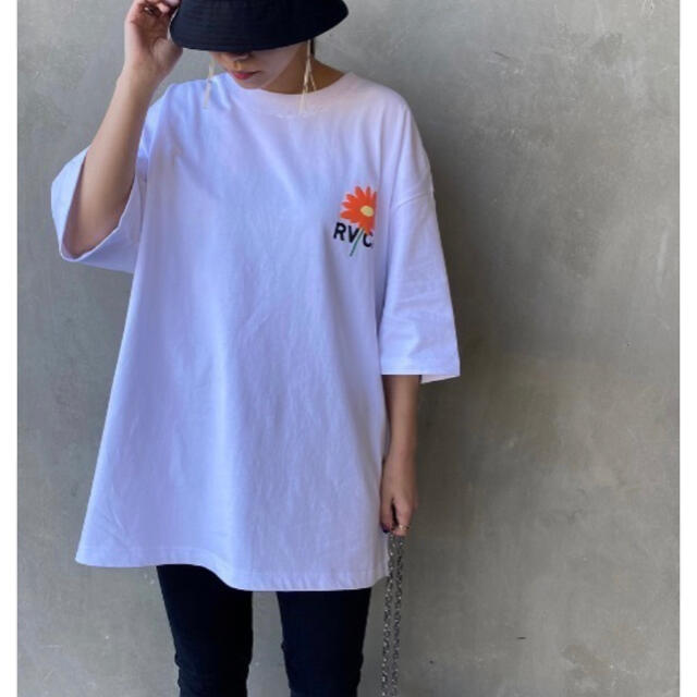 RVCA(ルーカ)の新品 ルーカ RVCA M オーバー サイズ  シルエット フラワー Tシャツ メンズのトップス(Tシャツ/カットソー(半袖/袖なし))の商品写真