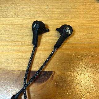 b&o ワイヤレス　イヤホン　beoplay h5(ヘッドフォン/イヤフォン)