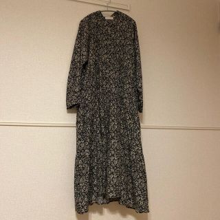 アンティカ(antiqua)の【完売商品】アンティカ　マキシ丈　黒　小花柄　ワンピース(ロングワンピース/マキシワンピース)