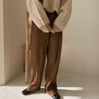 カスタネ(Kastane)のeasy pleats pants brown(カジュアルパンツ)