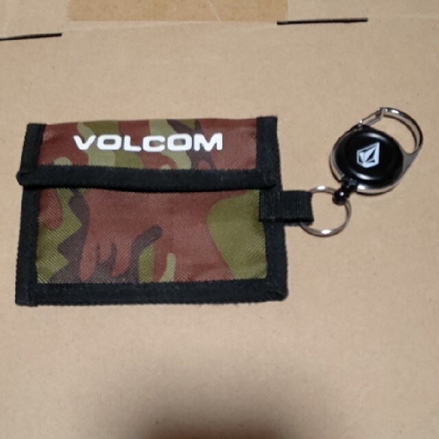 volcom(ボルコム)のVOLCOM リフト券ホルダー スポーツ/アウトドアのスノーボード(アクセサリー)の商品写真