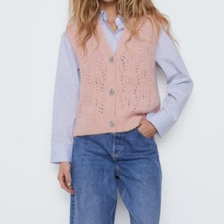 ザラ(ZARA)のZARA ザラ ビジューボタン ニットベスト(ベスト/ジレ)