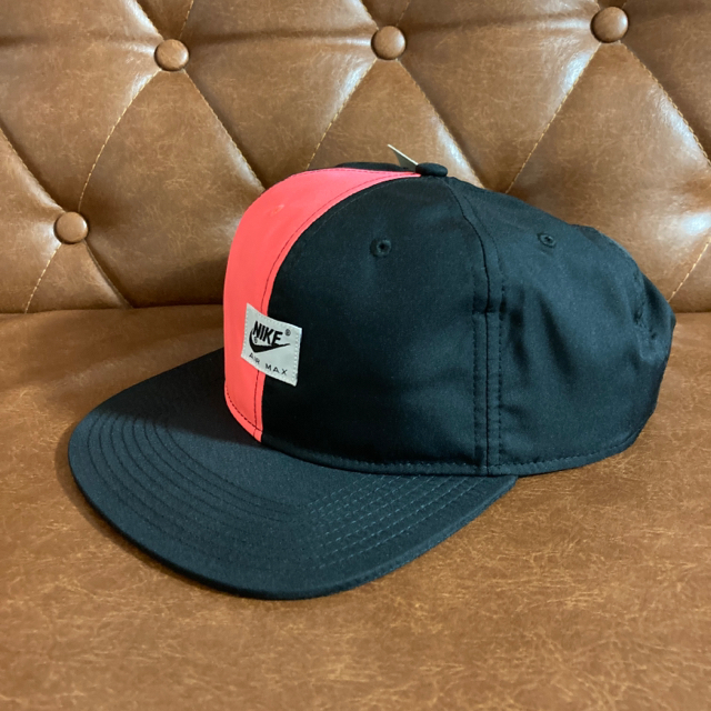 NIKE(ナイキ)の☆未使用☆NIKE UNDEFEATED CAP ナイキ アンディフィーテッド メンズの帽子(キャップ)の商品写真