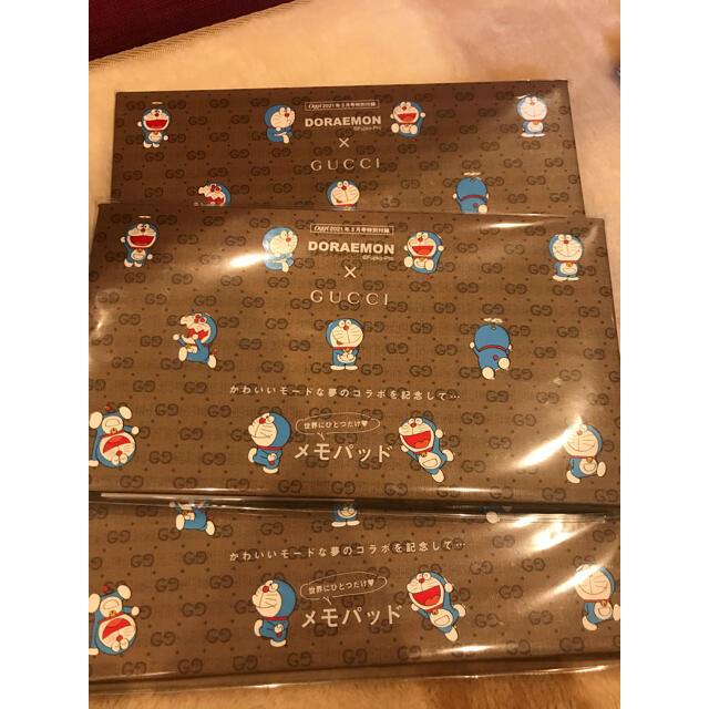 小学館(ショウガクカン)の【3冊 】メモパッド ドラえもん×GUCCI グッチ Oggi オッジ 付録のみ エンタメ/ホビーのおもちゃ/ぬいぐるみ(キャラクターグッズ)の商品写真