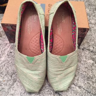 トムズ(TOMS)のTOMS🌴6.5(スリッポン/モカシン)