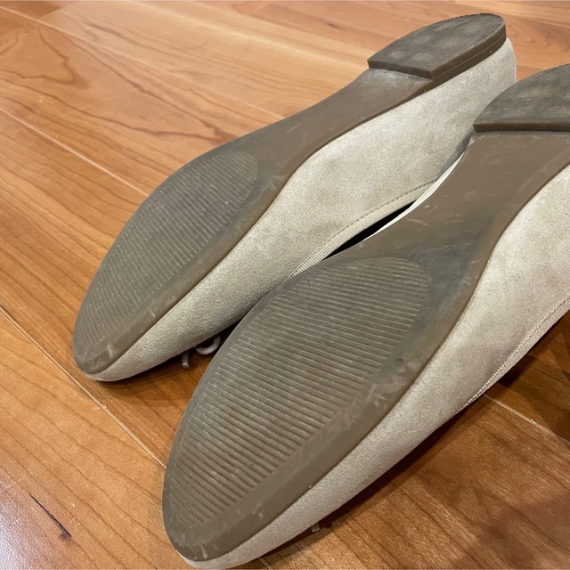 GU(ジーユー)のベージュ　バレエシューズ レディースの靴/シューズ(ハイヒール/パンプス)の商品写真
