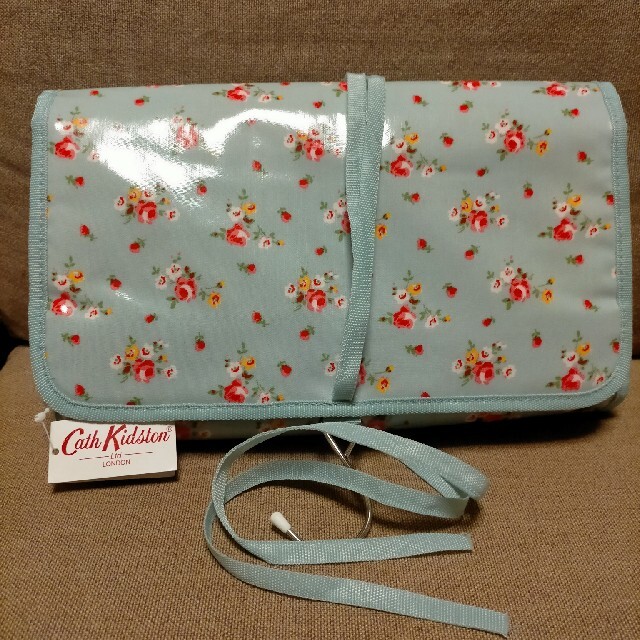 Cath Kidston(キャスキッドソン)のキャスキッドソン トラベルポーチ レディースのファッション小物(ポーチ)の商品写真