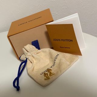 ルイヴィトン(LOUIS VUITTON)のLOUIS VUITTON ピアス　エセンシャルV(ピアス(両耳用))