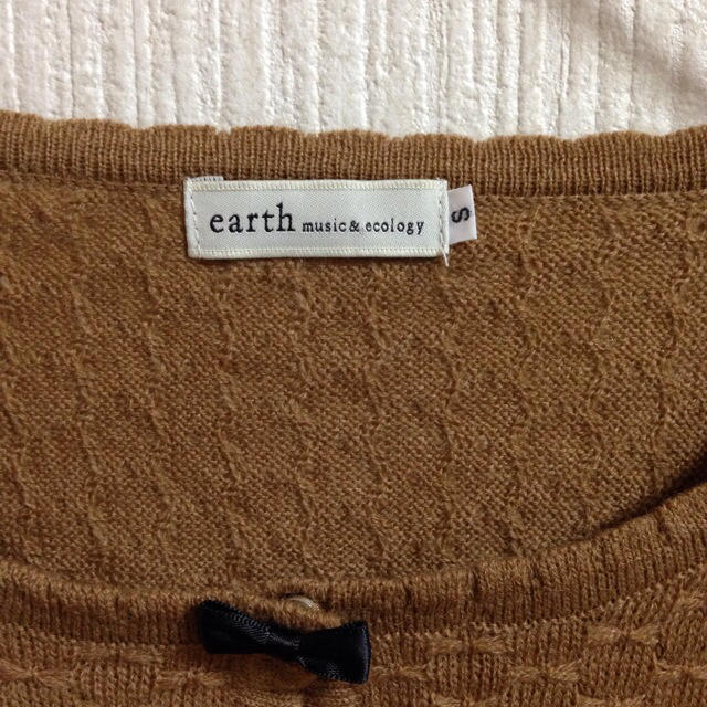 earth music & ecology(アースミュージックアンドエコロジー)のearth＊リボンカーディガン レディースのトップス(カーディガン)の商品写真