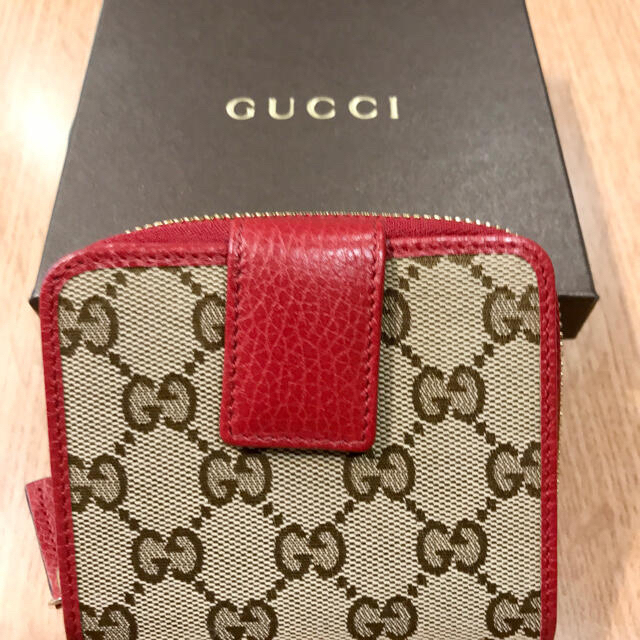 Gucci(グッチ)の美品　GUCCI二つ折財布　グッチ  レディースのファッション小物(財布)の商品写真