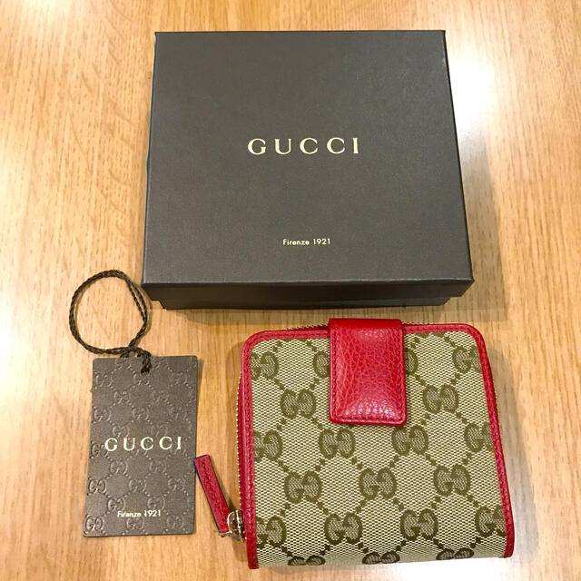 Gucci(グッチ)の美品　GUCCI二つ折財布　グッチ  レディースのファッション小物(財布)の商品写真