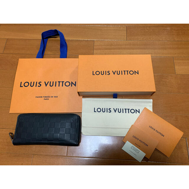 LouisVuitton ジッピーウォレットヴェルティカル モモさん専用-