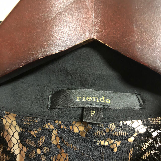 rienda(リエンダ)のrienda シャツ　長袖　黒品番60 レディースのトップス(シャツ/ブラウス(長袖/七分))の商品写真