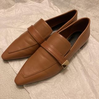 チャールズアンドキース(Charles and Keith)のちはや様専用CHARLES&KEITH  ポインテッドトゥローファー(ローファー/革靴)