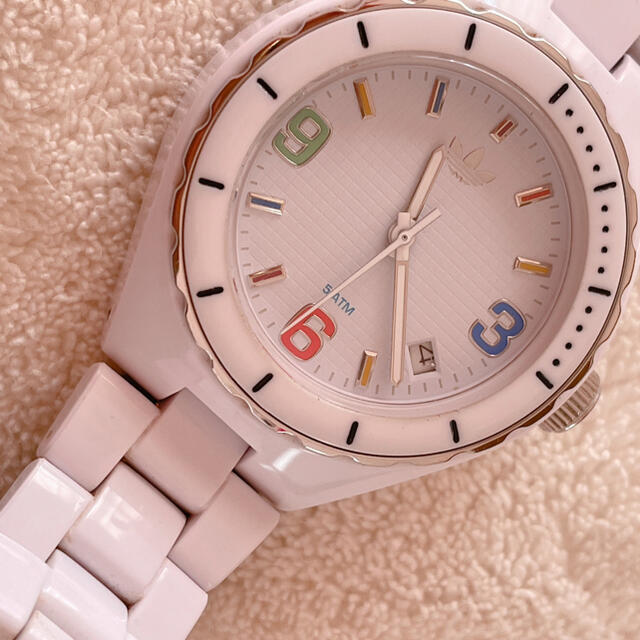 adidasoriginal 腕時計　ホワイト　文字盤