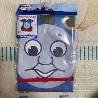 ディズニー(Disney)のトーマス　なりきりエプロン　新品(お食事エプロン)