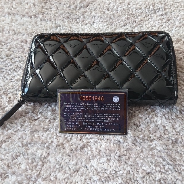 CHANEL(シャネル)のCHANEL エナメル長財布 レディースのファッション小物(財布)の商品写真